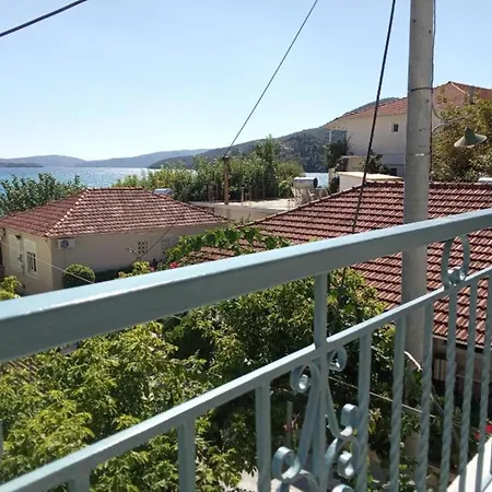 The House Apartment Nydri (Lefkada)